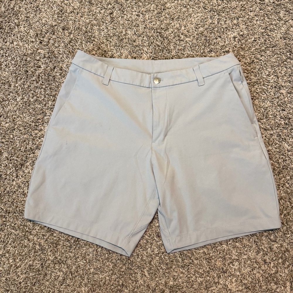 Men’s Lululemon Commission Shorts - Size 31 - Light Gray